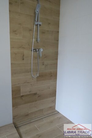 Novostavba na predaj v Dvoroch nad Žitavou. — foto 14
