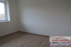 Novostavba na predaj v Dvoroch nad Žitavou. — foto 8