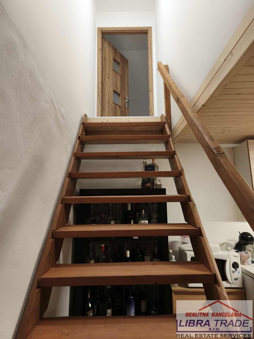 PREDAJ chata s krásnou terasou v chatovej oblasti  Kováčovo - Chľaba pri Štúrove. — foto 16