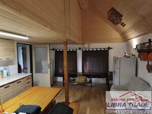 PREDAJ chata s krásnou terasou v chatovej oblasti  Kováčovo - Chľaba pri Štúrove. — foto 14