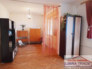 Rodinný dom na predaj v obci Dvory nad Žitavou. — foto 11