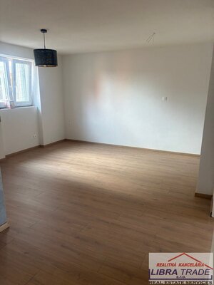 PREDAJ -  Štýlový 3-izbový byt v centre Nové Zámky — foto 6