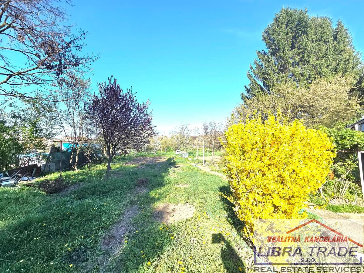 Ponúkame na predaj rodinný dom s pekným pozemkom v obci Nána. — foto 23