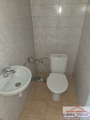 Ponúkame na predaj rodinný dom s pekným pozemkom v obci Nána. — foto 12