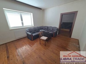 Ponúkame na predaj rodinný dom s pekným pozemkom v obci Nána. — foto 3
