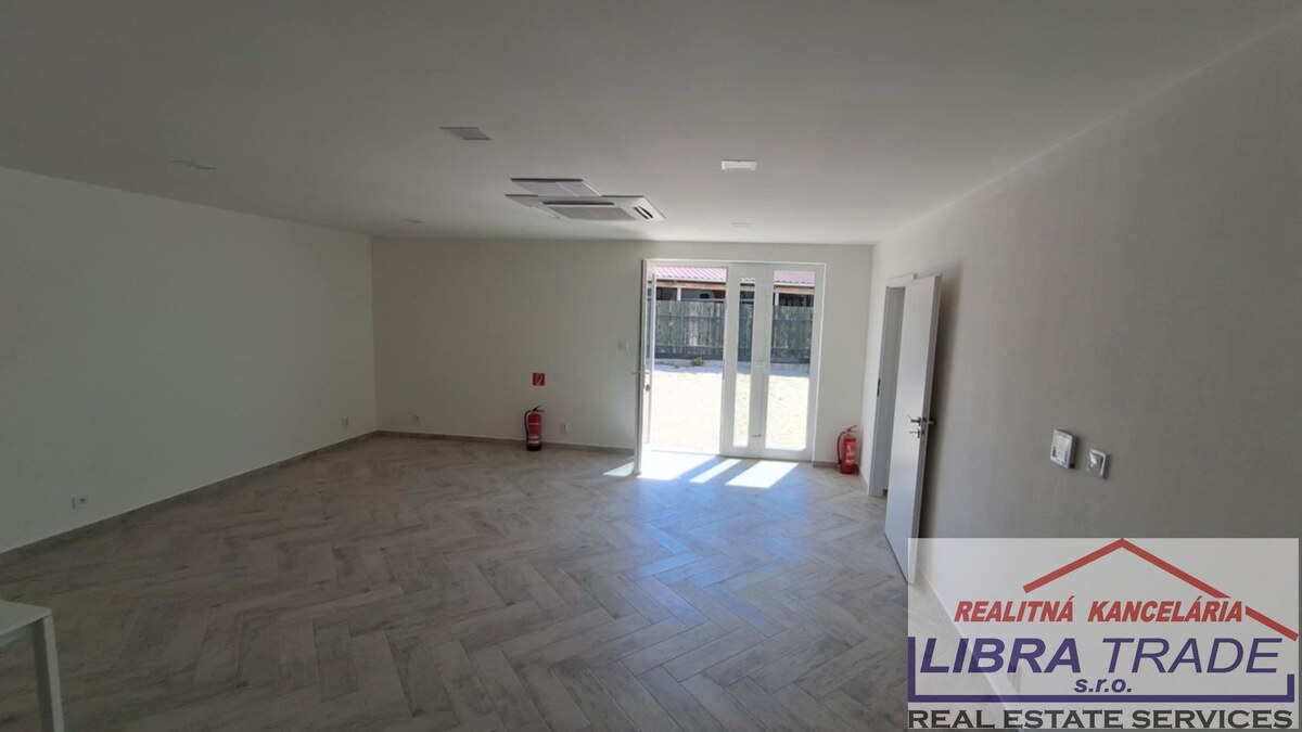PREDAJ - Polyfunkčný objekt, ktorý sa skladá z 3 samostatných kancelárií, Nová Stráž — foto 18
