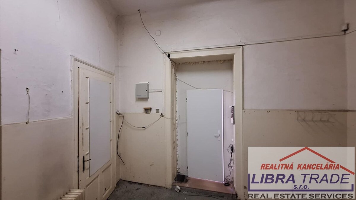 PREDAJ - Obchodného priestoru/kancelárie v centre Nových Zámkov DOHODA MOŽNÁ!  — foto 6