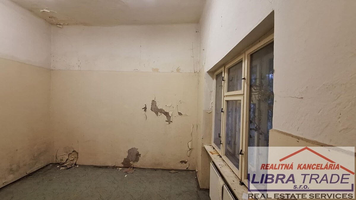 PREDAJ - Obchodného priestoru/kancelárie v centre Nových Zámkov DOHODA MOŽNÁ!  — foto 9