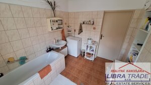 EXKLUZÍVNY PREDAJ - Zariadený kompletne prerobený 5 izbový rodinný dom v Komárne časť Nová Stráž — foto 14
