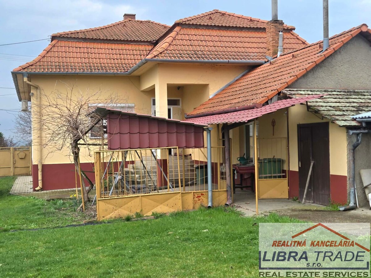 Ponúkame na predaj rodinný dom s pekným pozemkom v obci Gbelce. — foto 2