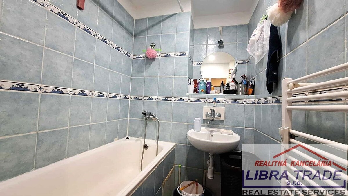 EXKLUZÍVNY PREDAJ - Kompletne prerobený 2 izbový tehlový byt v Komárne  — foto 5