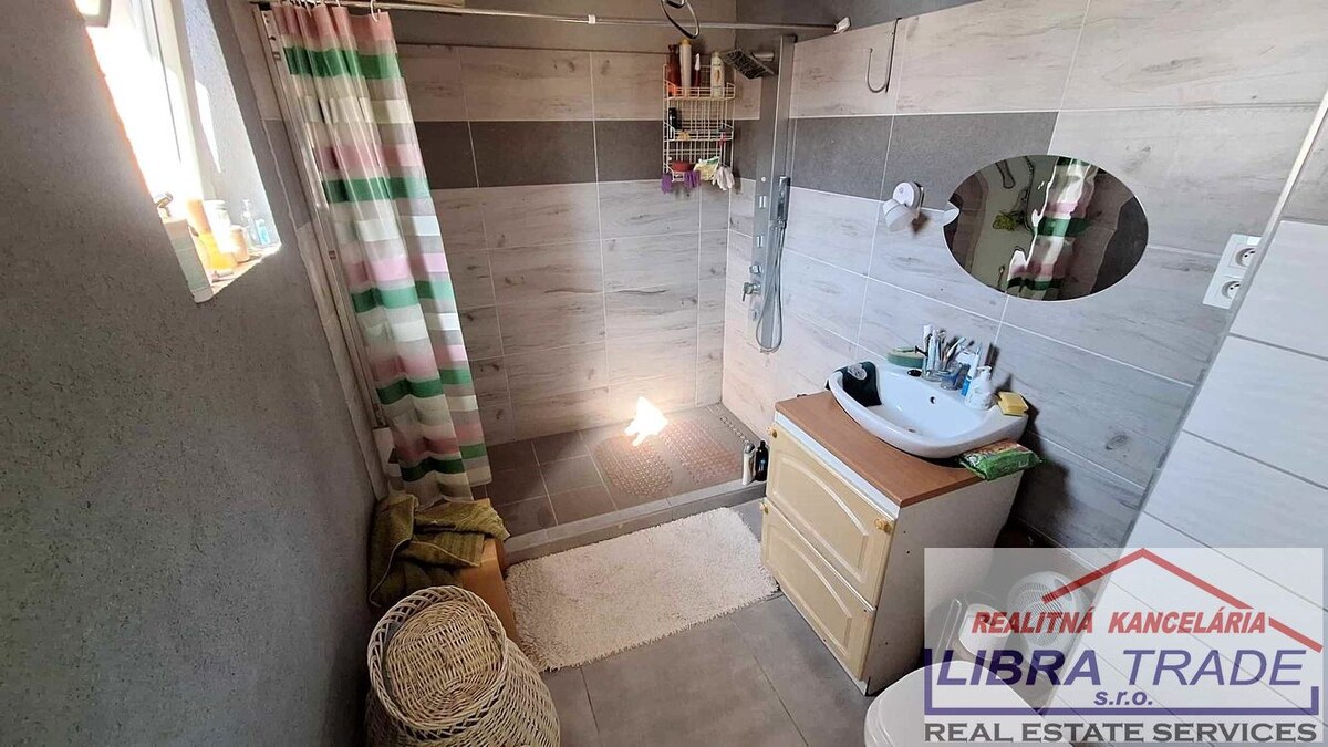 EXKLUZIÍVNY PREDAJ/VÝMENA - veľký 2 izbový rodinný dom po kompletnej rekonštrukcií v Zlatnej na Ostrove — foto 13