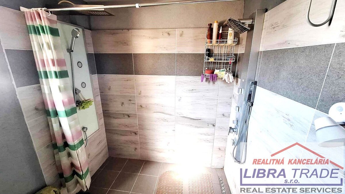 EXKLUZIÍVNY PREDAJ/VÝMENA - veľký 2 izbový rodinný dom po kompletnej rekonštrukcií v Zlatnej na Ostrove — foto 10