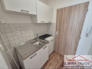 PREDAJ - Kompletne prerobená garsónka na VII. sídlisku v Komárne  — foto 1