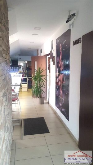 PREDAJ/ VÝMENA - POLYFUNKČNÝ DOM V CENTRE KOMÁRNA - POHOSTINSTVO / PUB, FITNESS CENTRUM, KADERNÍCTVO, MANIKÚRA-PEDIKÚRA, KOZMETIKA, MASÉRSKY SALÓN! — foto 11