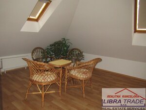 Na podnikateľské účely - Na predaj tri stavby v radovej zástavbe na Nábrežnej ulici v Nových Zámkoch. — foto 13