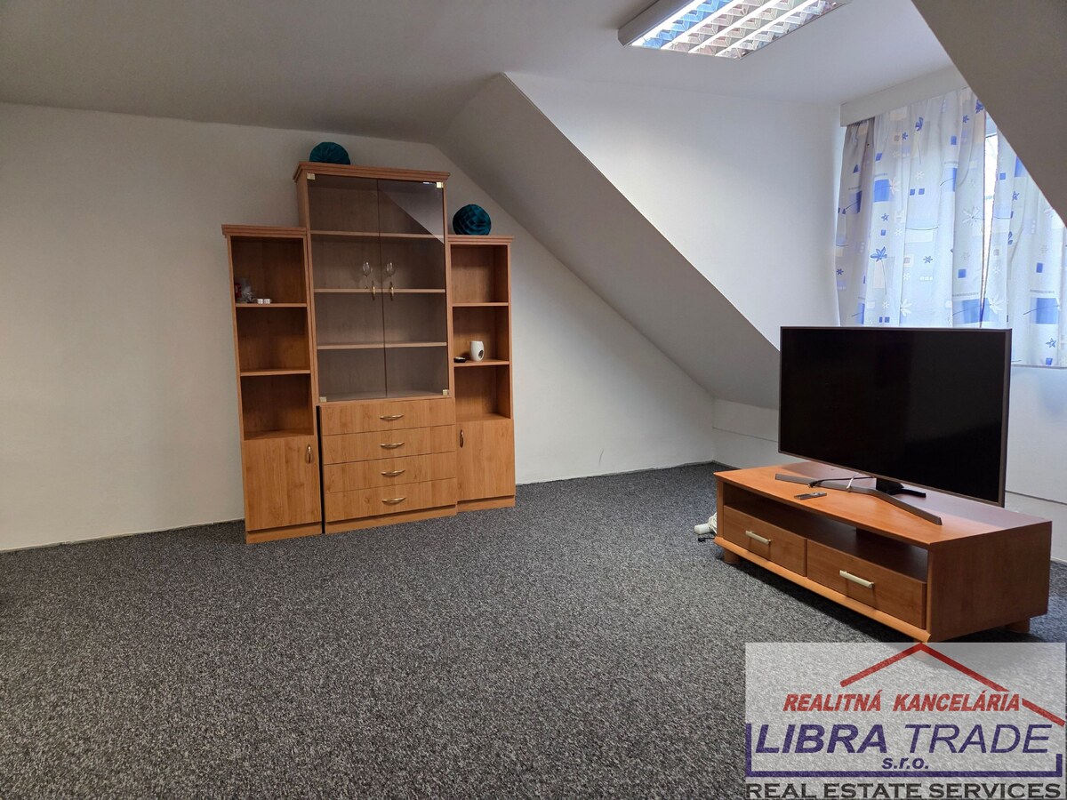Radová zástavba na podnikateľské účely na predaj v Nových Zámkoch. — foto 7