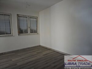 Radová zástavba na podnikateľské účely na predaj v Nových Zámkoch. — foto 15