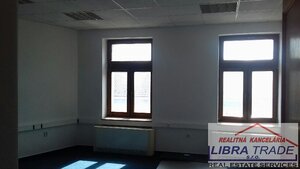 Ponúkame na prenájom 8 kancelárskych priestorov rozlohou od 12,7 m2  do 94 m2 — foto 2