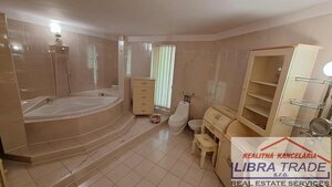 PREDAJ - Kompletne prerobený 5 izbový rodinný dom v tichej a vyhľadávanej lokalite v Komárne  — foto 17