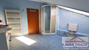 PREDAJ - Kompletne prerobený 5 izbový rodinný dom v tichej a vyhľadávanej lokalite v Komárne  — foto 23