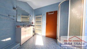PREDAJ - Kompletne prerobený 5 izbový rodinný dom v tichej a vyhľadávanej lokalite v Komárne  — foto 24