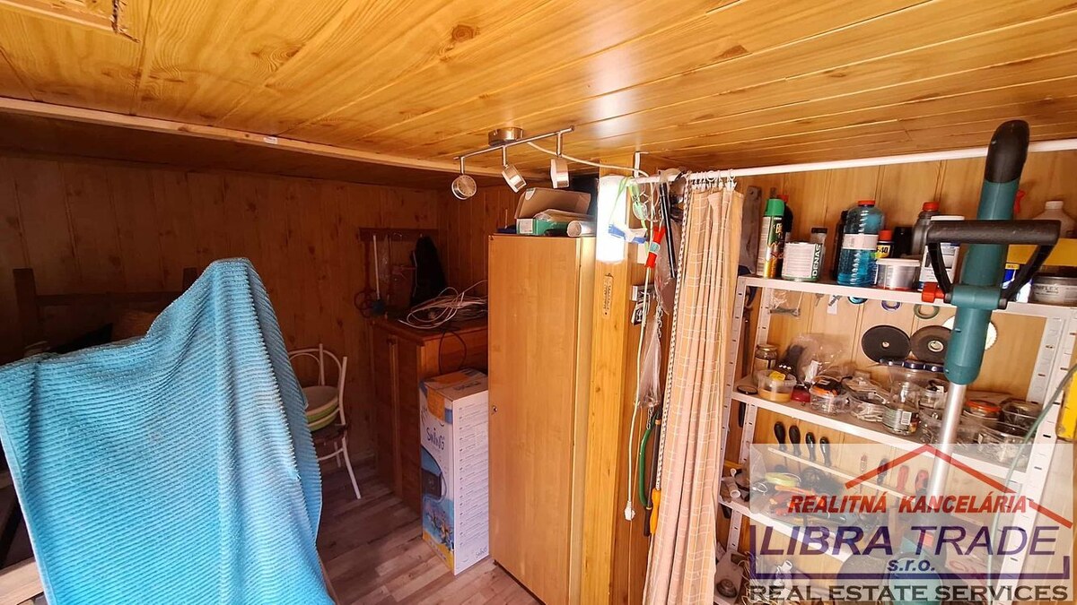 PREDAJ - záhrada s dvomi záhradnými domčekmi v Komárne  — foto 12