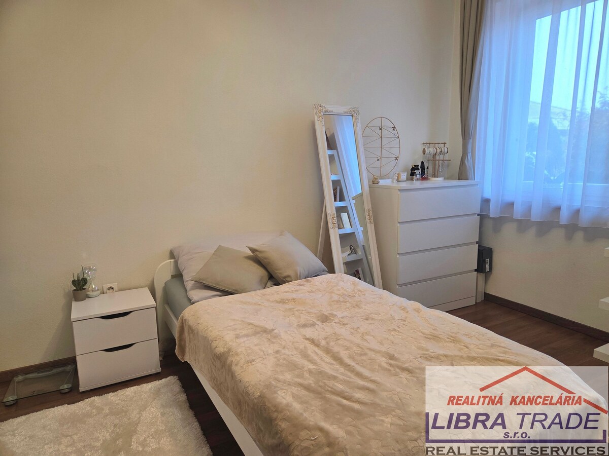 Exkluzívny rodinný dom  na predaj v Nových Zámkoch. — foto 14