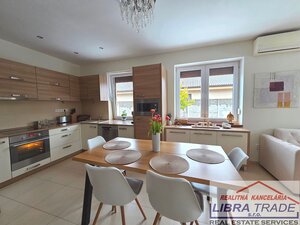 Exkluzívny rodinný dom  na predaj v Nových Zámkoch. — foto 1