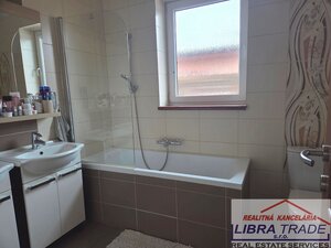 Exkluzívny rodinný dom  na predaj v Nových Zámkoch. — foto 22