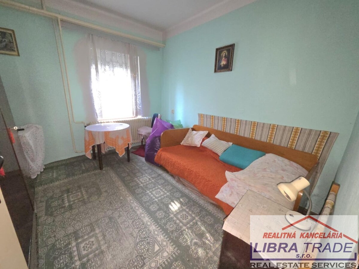 PREDAJ poschodový rodinný dom v obci Pastovce s pekným pozemkom. ODPORÚČAME. — foto 11