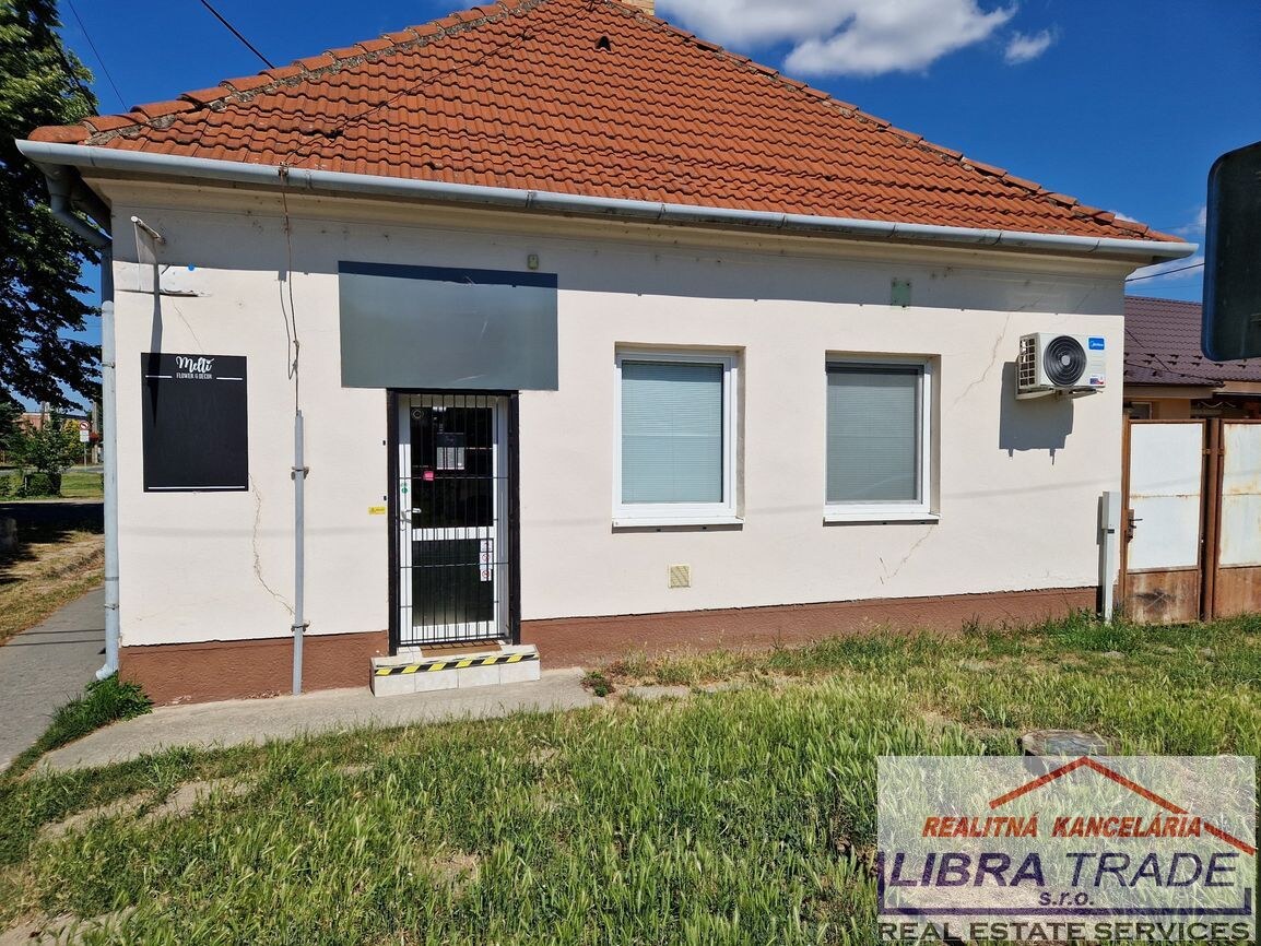 EXKLUZÍVNY PREDAJ - Kancelárie/obchodné priestory vo vyhľadávanej lokalite v Kolárove  — foto 2