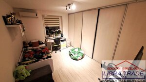 PREDAJ - Kompletne prerobený 2 izbový tehlový byt s vlastným kúrením a zariadením v Komárne  — foto 12