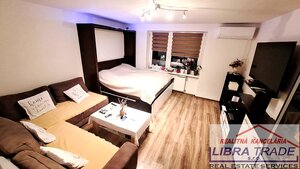 PREDAJ - Kompletne prerobený 2 izbový tehlový byt s vlastným kúrením a zariadením v Komárne  — foto 8