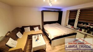 PREDAJ - Kompletne prerobený 2 izbový tehlový byt s vlastným kúrením a zariadením v Komárne  — foto 9