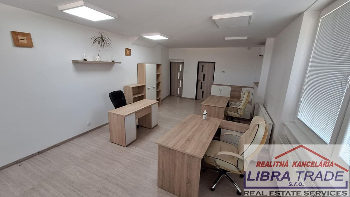 PRENÁJOM - Kancelárske priestory na Leteckom poli v Komárne  — foto 2