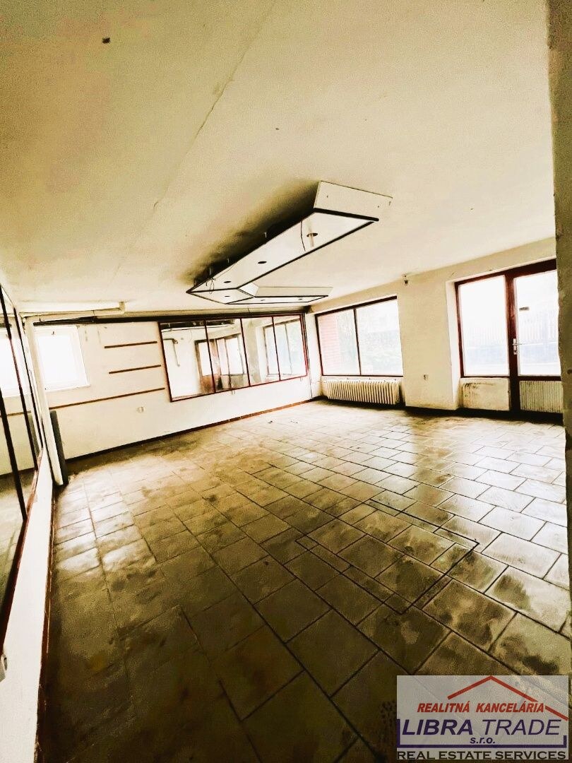 PREDAJ - 6 izbový poschodový dvojgeneračný tehlový rodinný dom v BENE, Komárno — foto 9