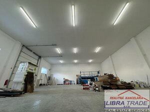 NA PRENÁJOM vám ponúkam murovaný sklad s 3 garážovými bránami a kanceláriami v Komárne — foto 16