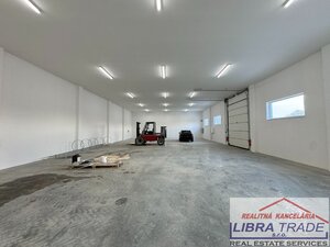 NA PRENÁJOM vám ponúkam murovaný sklad s 3 garážovými bránami a kanceláriami v Komárne — foto 10
