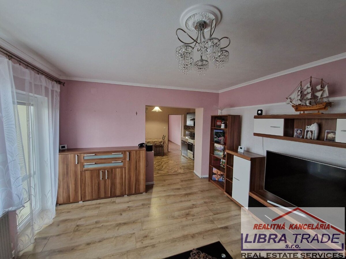 PREDAJ - Kompletne prerobený 4/5 izbový rodinný dom v Novej Stráži časť Komárna — foto 5