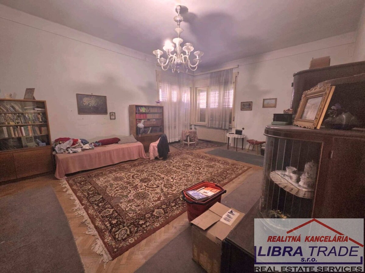 ŠTÚROVO - rodinný dom v centre mesta Štúrova vhodný aj na podnikanie. — foto 5