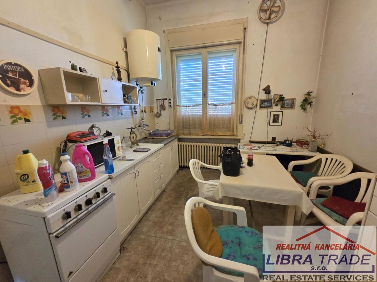 ŠTÚROVO - rodinný dom v centre mesta Štúrova vhodný aj na podnikanie. — foto 6