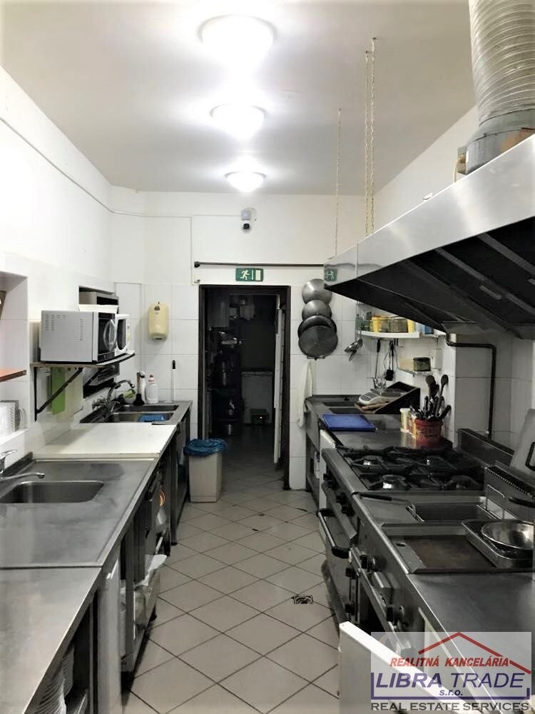 PREDAJ - ZABEHNUTÝ PENZIÓN S REŠTAURÁCIOU V CENTRE KOMÁRNA — foto 14