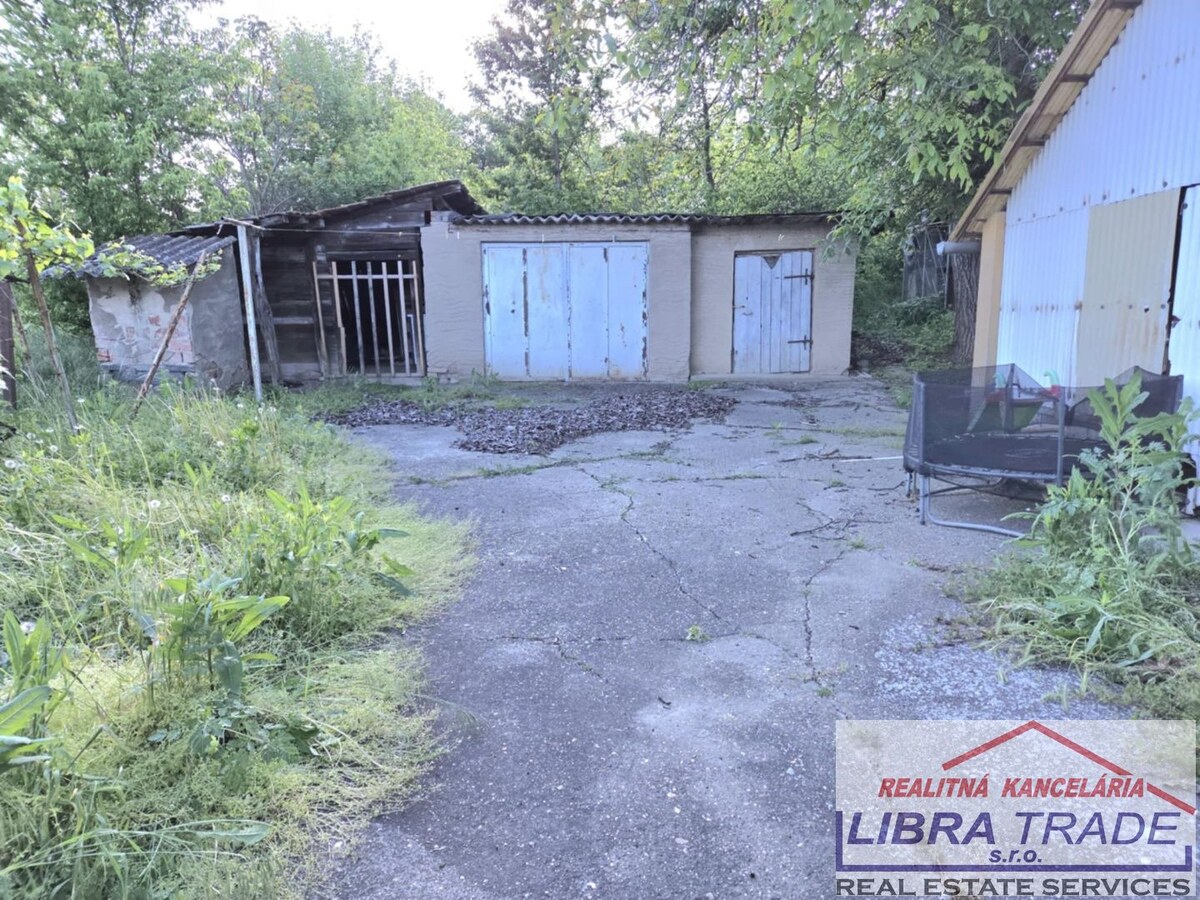 PREDAJ rodinný dom s letnou kuchyňou a garážou v obci Pastovce. — foto 9