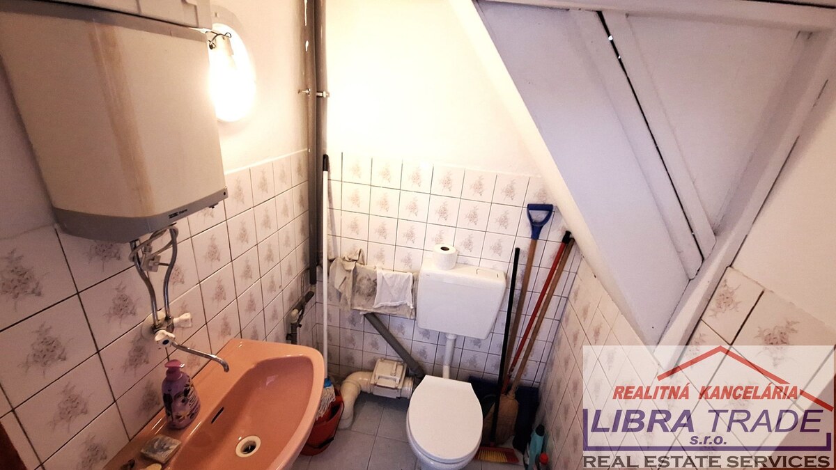 IBA U NÁS! PREDAJ - Polyfunkčný objekt vhodný na kanceláriu, obchod, salón v Komárne — foto 7
