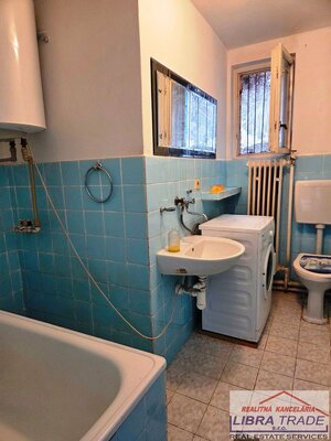 Rodinný dom na predaj v obci Veľké Lovce okres  Nové Zámky. — foto 12