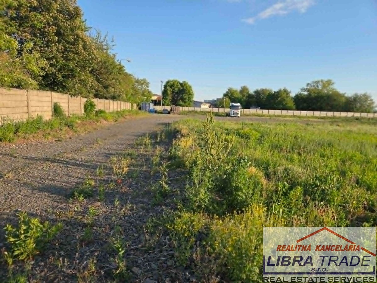 Ponúkame na predaj pozemok 8010 m2 na podnikateľské účely v Štúrove. — foto 6