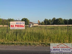 Ponúkame na predaj pozemok 8010 m2 na podnikateľské účely v Štúrove. — foto 1