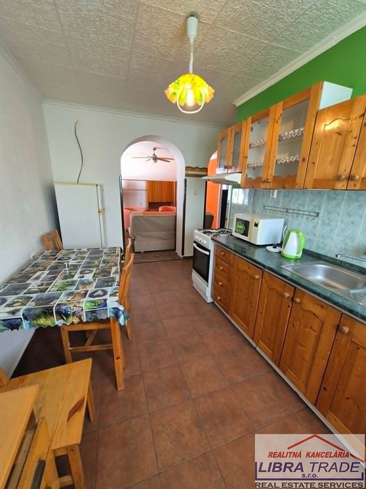PREDAJ - čiastočne prerobený 2 izbový tehlový byt v Komárne  — foto 2