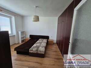 PREDAJ - čiastočne prerobený 2 izbový tehlový byt v Komárne  — foto 13